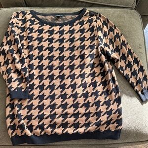 Chico's Black and Tan Houndstooth Sweater